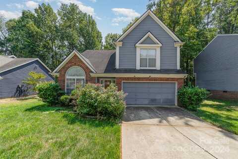 9318 Lake Spring Avenue, Charlotte, NC 28216