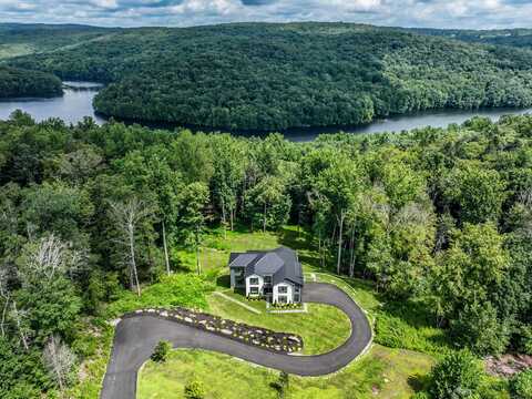 23 Logging Trail Lane, Brookfield, CT 06804