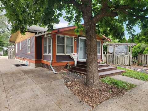 2340 Des Moines Street, Des Moines, IA 50317