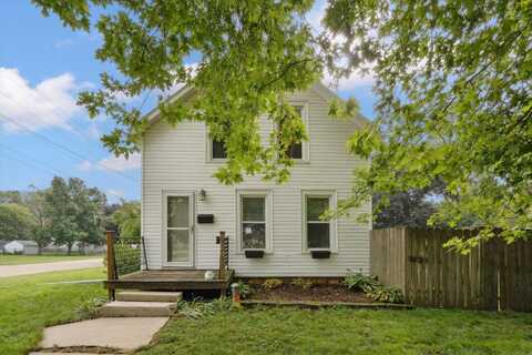 224 6th, De Witt, IA 52742