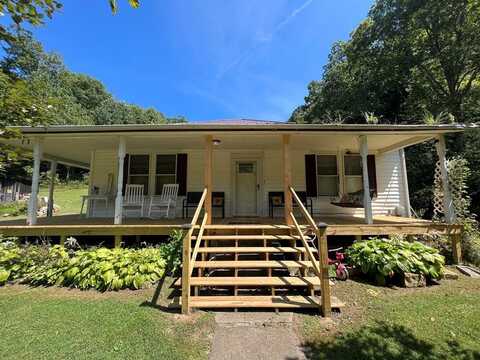 575 Banks Fork Rd, Campton, KY 41301