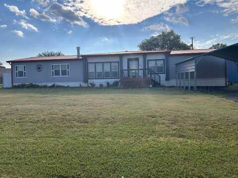 312 Davis Avenue, Stinnett, TX 79083