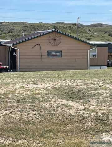 593 Road 300, Glendive, MT 59330