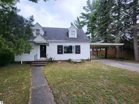 10858 MAIN STREET, HONOR, MI 49640