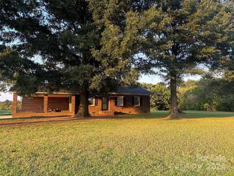 2105 Old Lawyers Road, Marshville, NC 28103