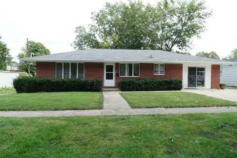 315 S 5th Avenue, Winterset, IA 50273