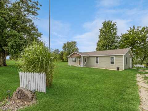 1933 Elmwood Avenue, Earlham, IA 50072