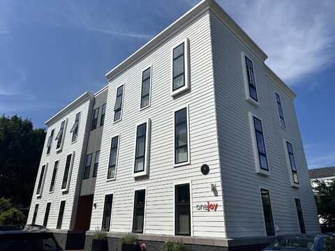 1 Joy Place, Portland, ME 04102