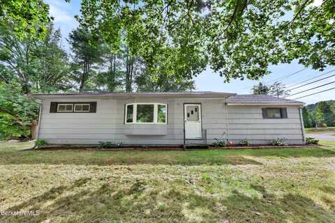 6 Arnold Ct, Cheshire, MA 01225