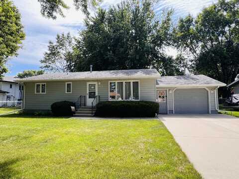 1702 SE 13th Avenue, Aberdeen, SD 57401