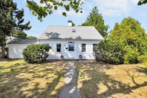 44 Stevens Street, Hyannis, MA 02601