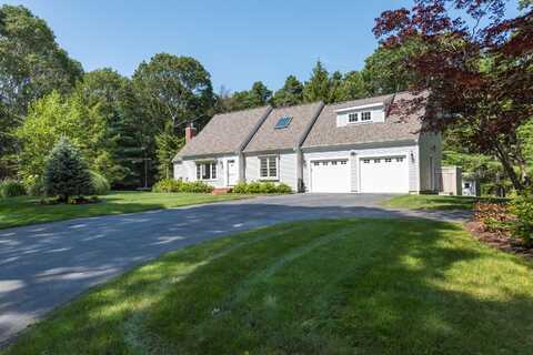 68 Tupelo Road, Marstons Mills, MA 02648