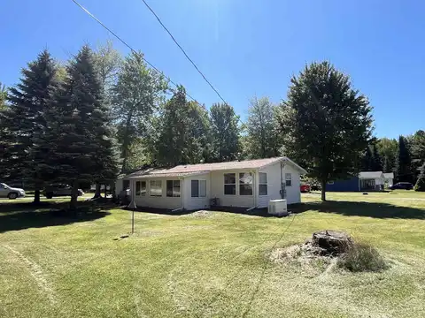 8686 Center, Saint Helen, MI 48656