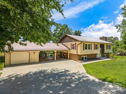 29 Tall Oaks Road, Candler, NC 28715