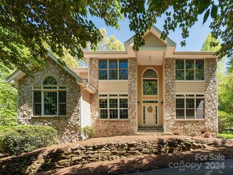 101 Pinnacle Peak Lane, Flat Rock, NC 28731