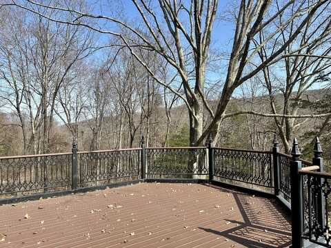 13 Cobble Heights Road, Kent, CT 06757
