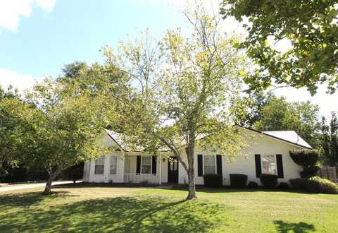 101 Broxton Ct., Headland, AL 36345