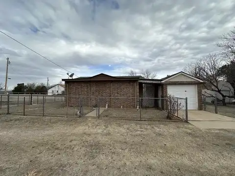 506 6th St, Fort Supply, OK 73841