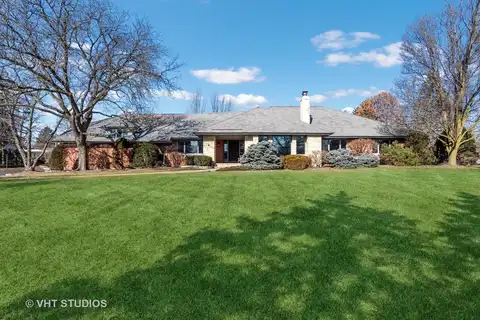 8 Hunt Club Drive, Oak Brook, IL 60523