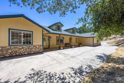 28079 Twisted Oak Road, Keene, CA 93531