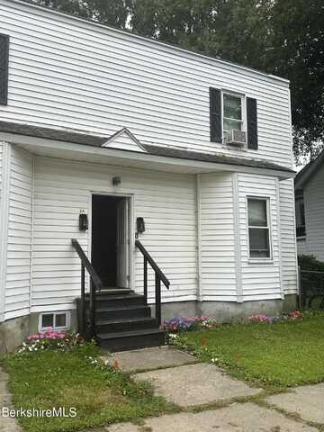 24 Maple St, Pittsfield, MA 01201