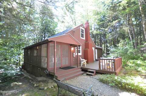 9 Oberlaken Dr, Otis, MA 01253