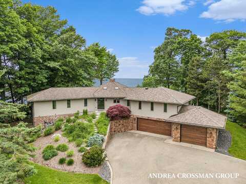 260 SUNSET BLUFF COURT, HOLLAND, MI 49424