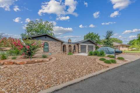 209 Crestwood Dr, Fredericksburg, TX 78624