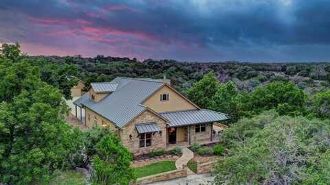 136 Thunder Rd, Kerrville, TX 78028