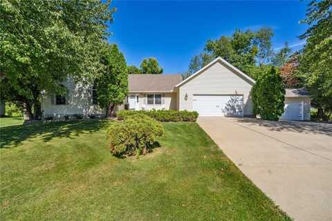 160 Landau St, Robins, IA 52328