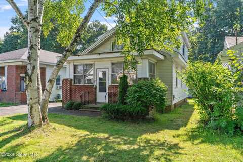 63 Holmes Court, Albany, NY 12209