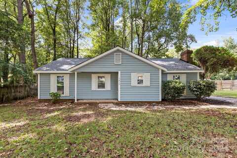 7610 King Richard Court, Charlotte, NC 28227