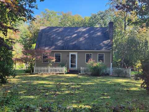 18 Fox Hill Drive, Clinton, CT 06413