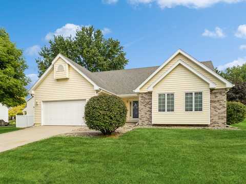 8822 Luin Drive, Clive, IA 50325