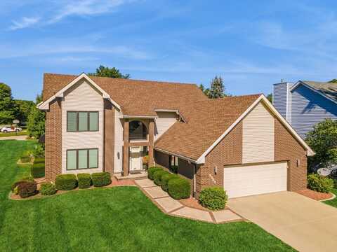 5936 S Winwood Drive, Johnston, IA 50131