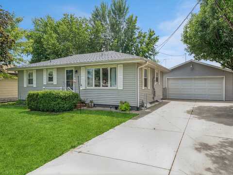 10173 S 34th Avenue W, Colfax, IA 50054