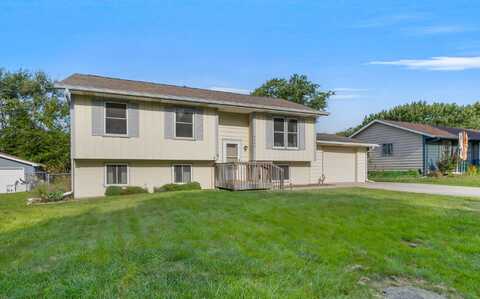 9360 Elmcrest Drive, Norwalk, IA 50211