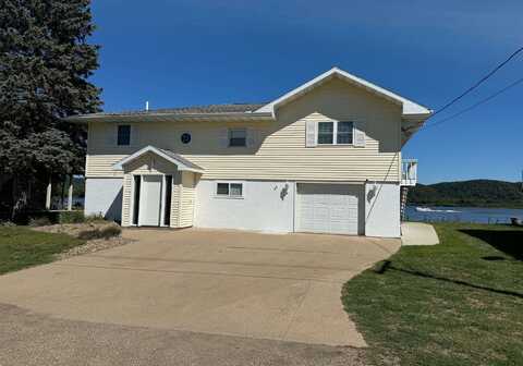 174 Abel, Guttenberg, IA 52052