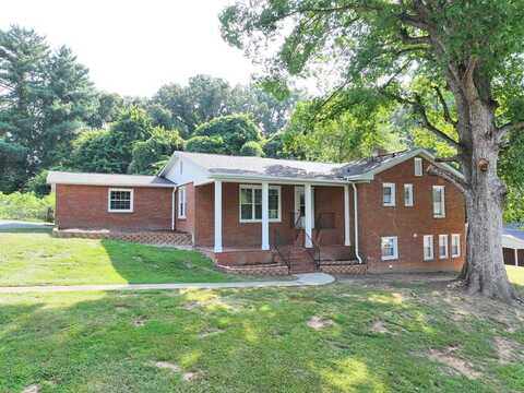 121 LIPTON LN, Danville, VA 24541