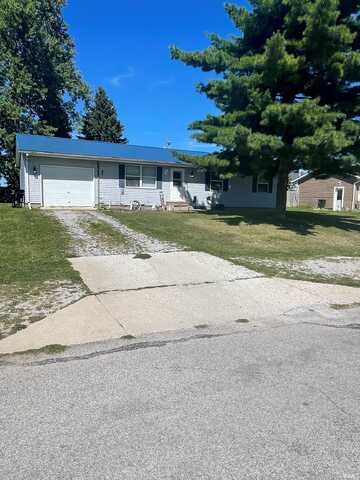 219 N Golden Drive, Topeka, IN 46571