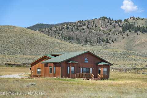 28 TABLE TOP Drive, Dubois, WY 82513