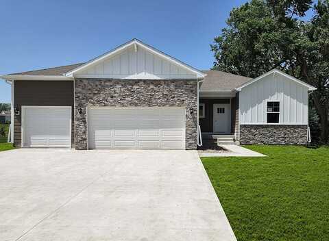 935 Melody Circle, WAUKEE, IA 50263