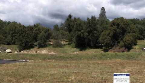 1 Junction Drive W, Oakhurst, CA 93644