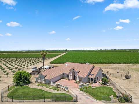 17682 Shields Avenue W, Kerman, CA 93630