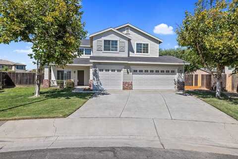 3245 Oberlin Circle N, Hanford, CA 93230