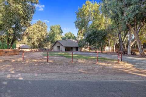 18677 Lort Drive, Visalia, CA 93292