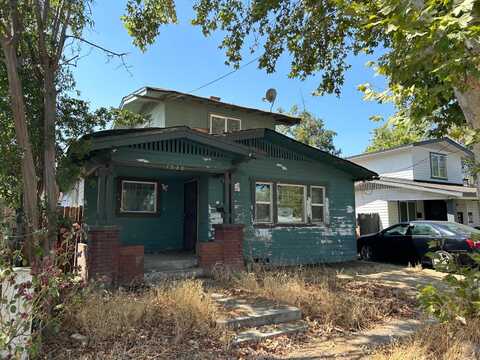 1530 Home Avenue E, Fresno, CA 93728