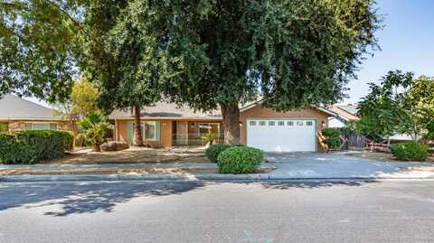 2612 Sandlewood Drive, Madera, CA 93637