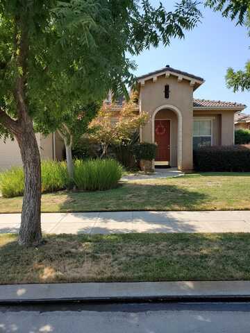 3050 Serena Avenue, Clovis, CA 93619