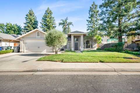 1424 Fallbrook Avenue, Clovis, CA 93611